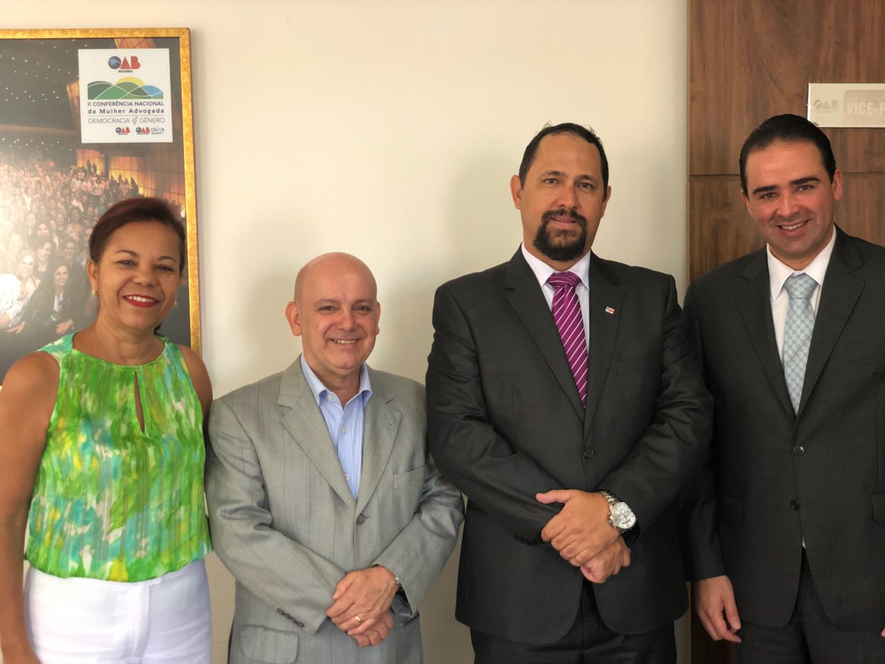 PRESIDENTE DA SUBSEÇÃO REALIZA VISITA INSTITUCIONAL NA SECCIONAL MINEIRA.