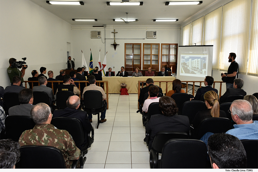 CERIMÔNIA DE APRESENTAÇÃO DO PROJETO DAS FUTURAS INSTALAÇÕES DO FÓRUM TITO FULGÊNCIO.