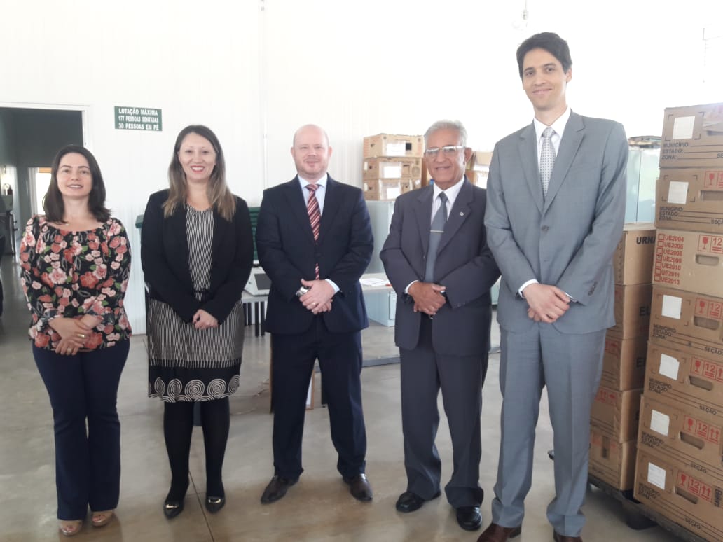 REPRESENTANTES DA OAB PARTICIPAM DO SEGUNDO TESTE DE URNAS ELETRÔNICAS NO CARTÓRIO ELEITORAL DE ARAXÁ