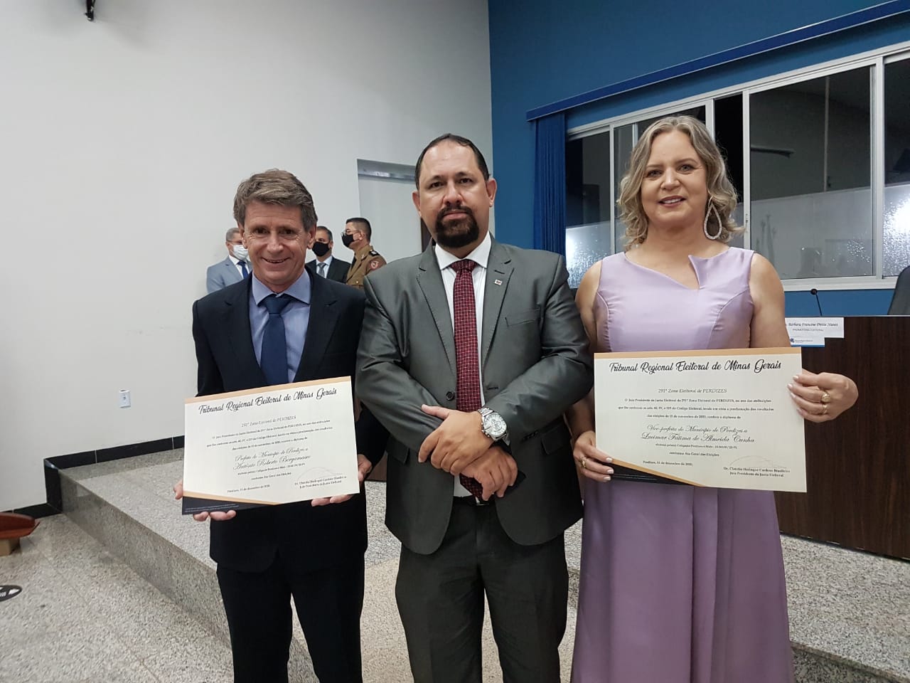 DIPLOMAÇÃO DOS PREFEITOS E VEREADORES ELEITOS EM PERDIZES E PEDRINÓPOLIS.