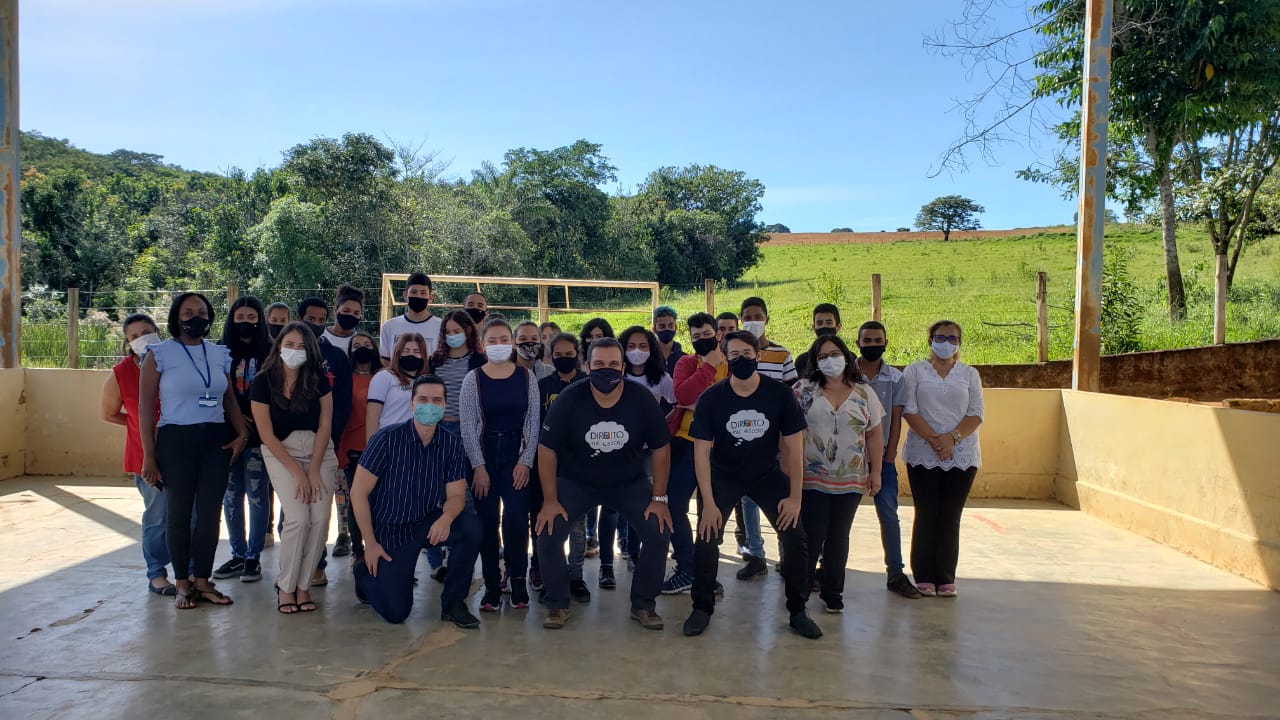 Comissão Direito na Escola participa de Oficinas Literárias em escolas de Araxá